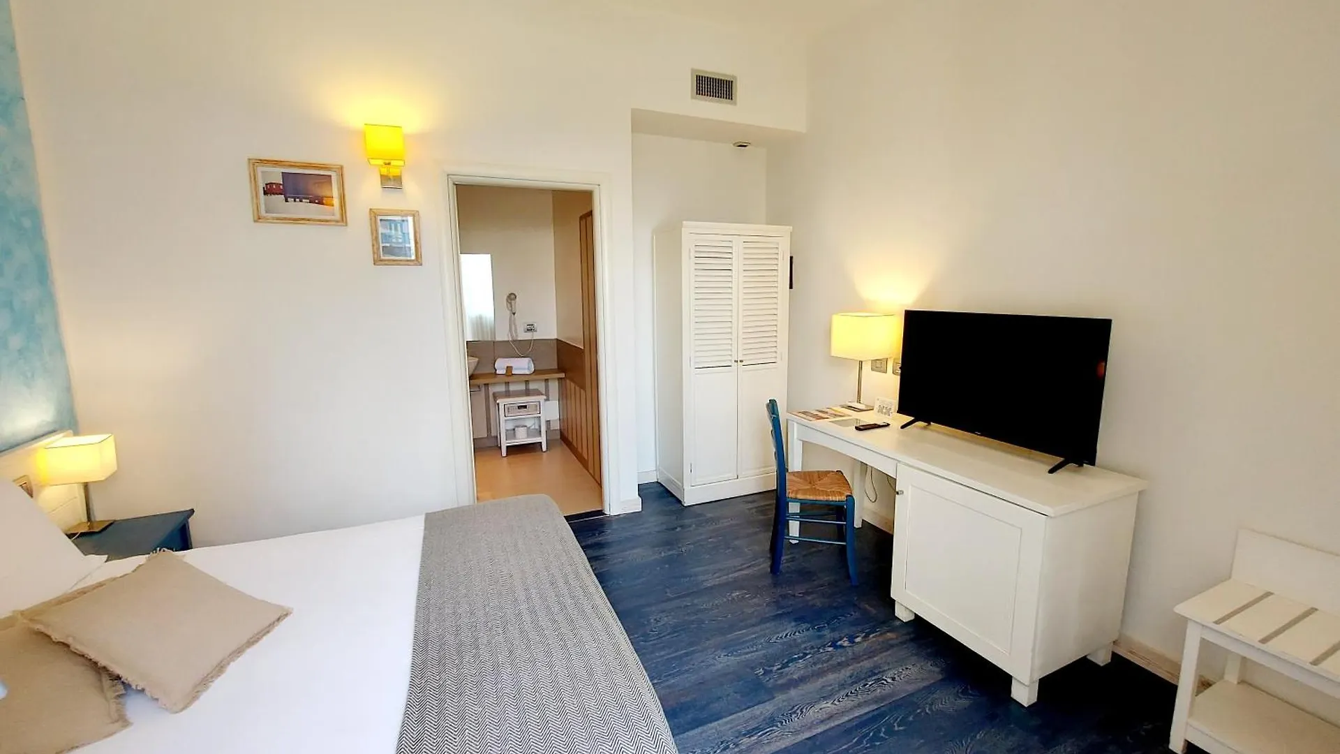 Hotel La Villa Del Mare Cagliari 3*,  Italy