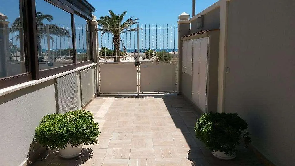 Hotel La Villa Del Mare Cagliari 3*,